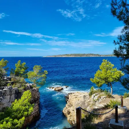Centovi Dvori Villa Mali Drvenik